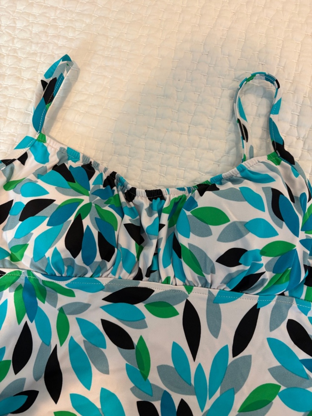 Jamaica Bay bathing suit top in size 10